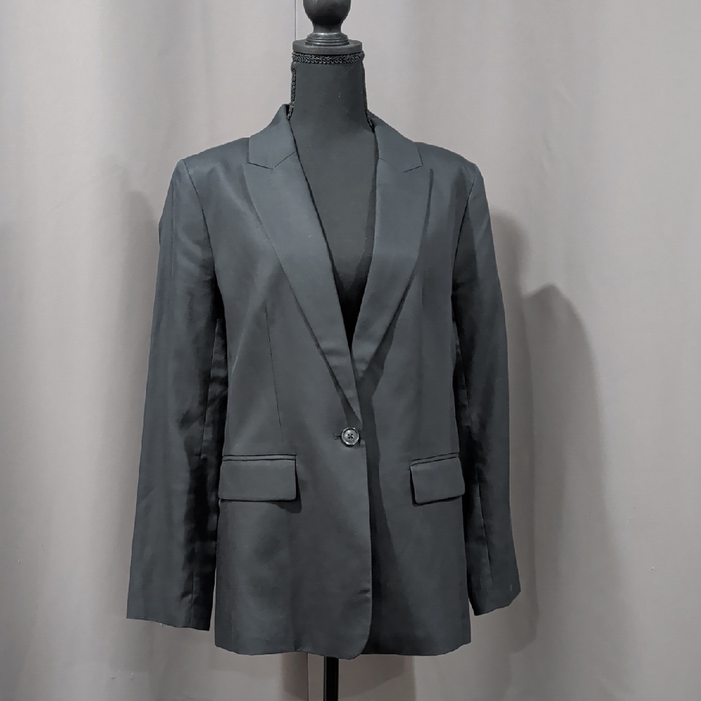 Elegant Women's Gray Blazer